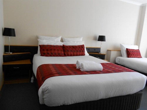 Commodore Regent image 25