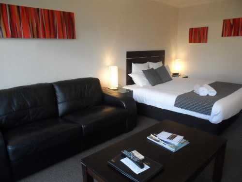 Commodore Regent image 26