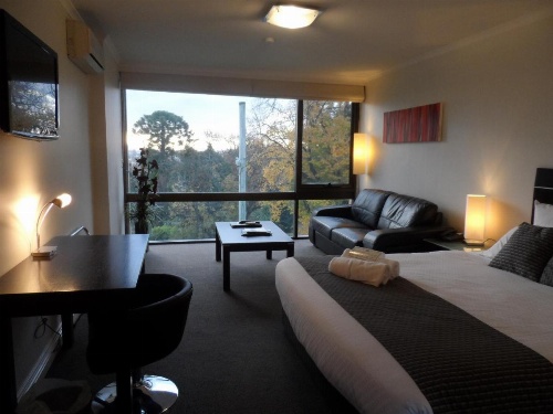 Commodore Regent image 27