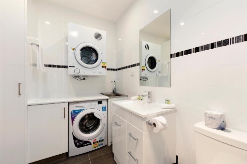 Commodore Regent image 35