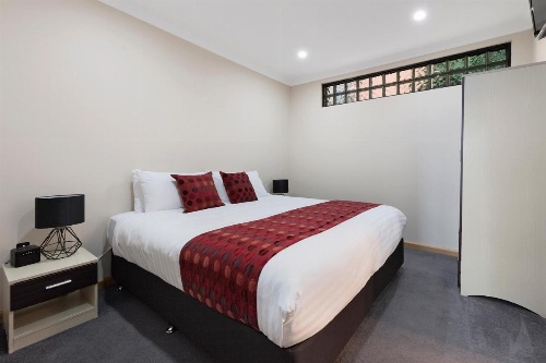 Commodore Regent image 39