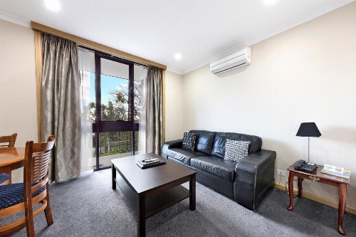 Commodore Regent image 40