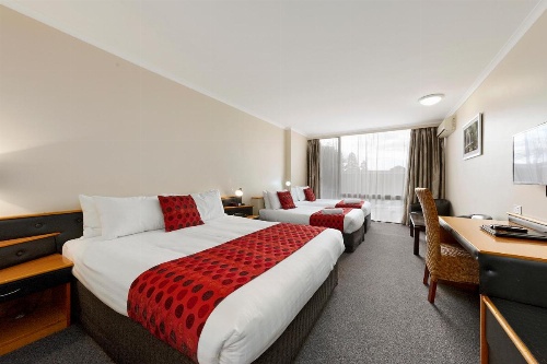 Commodore Regent image 41